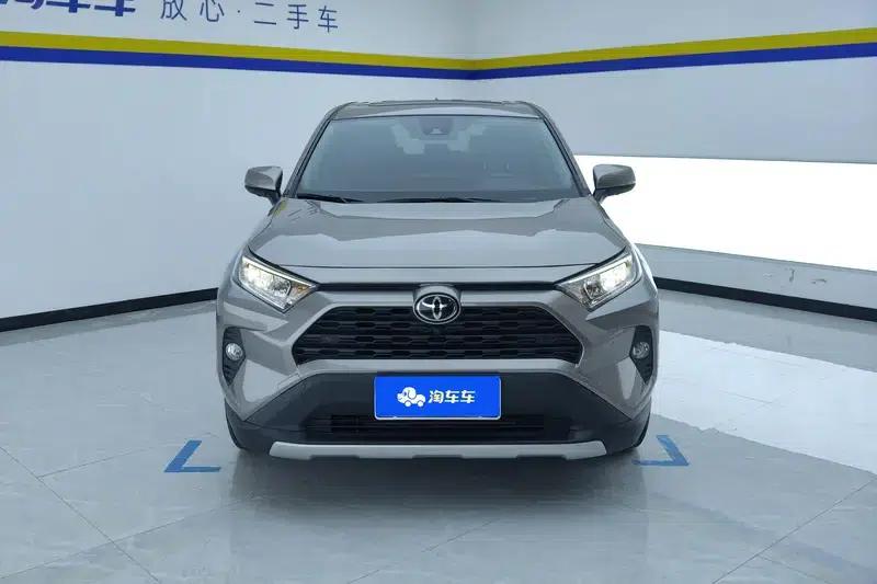 2022 RAV4 2.0L CVT 2WD Fashion Plus Edition — миниатюра 2