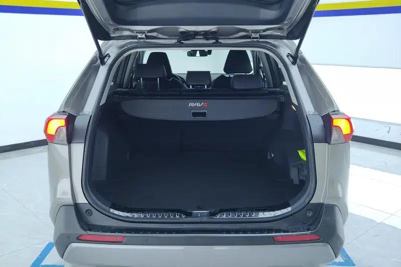 2022 RAV4 2.0L CVT 2WD Fashion Plus Edition — миниатюра 17