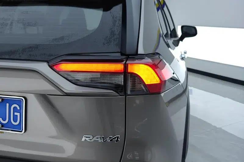 2022 RAV4 2.0L CVT 2WD Fashion Plus Edition — миниатюра 5