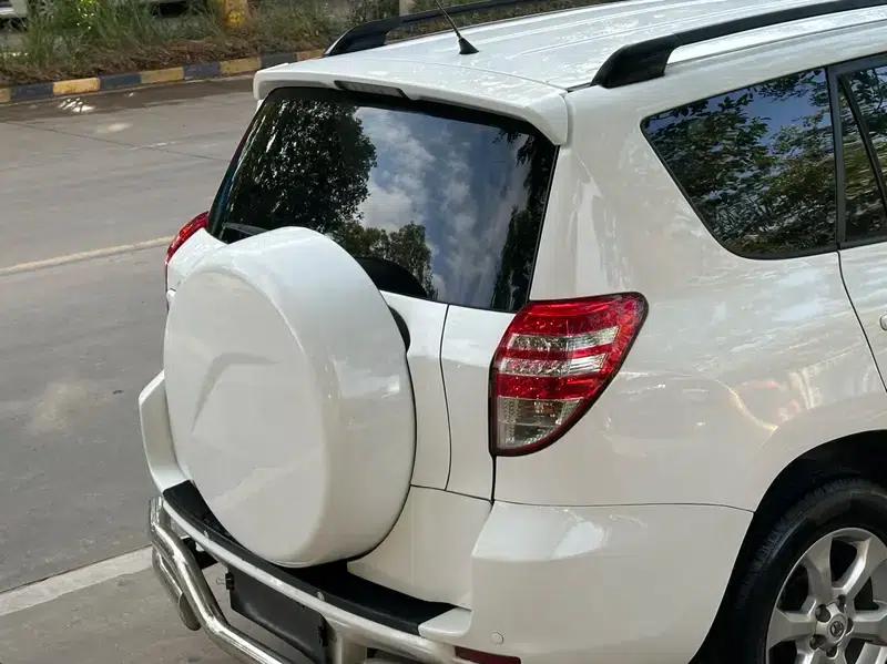 2013 RAV4 2.0L CVT 2WD Urban Edition — миниатюра 13