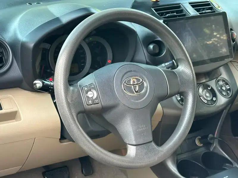 2013 RAV4 2.0L CVT 2WD Urban Edition — миниатюра 15