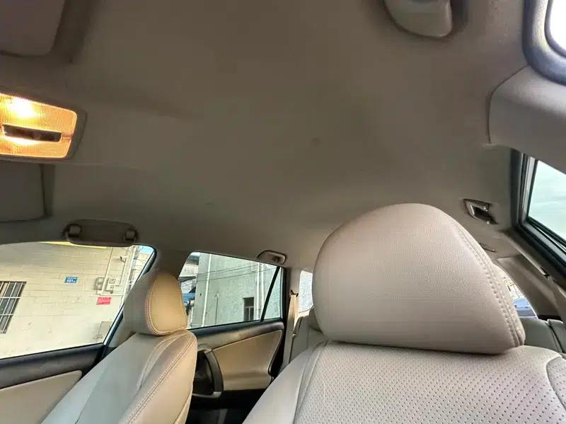 2013 RAV4 2.0L CVT 2WD Urban Edition — миниатюра 19