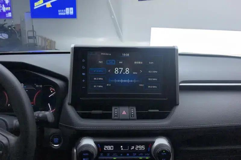 RAV4 2020 2.0L CVT 2WD Fashion Edition — миниатюра 12