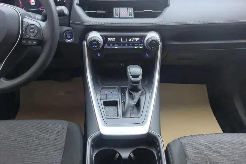 RAV4 2020 2.0L CVT 2WD Fashion Edition — миниатюра 14