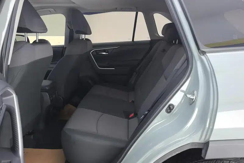 RAV4 2020 2.0L CVT 2WD Fashion Edition — миниатюра 16