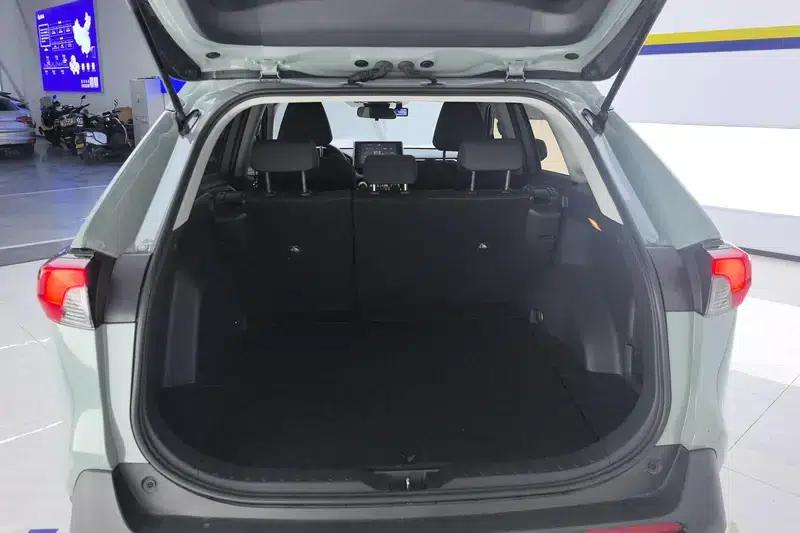 RAV4 2020 2.0L CVT 2WD Fashion Edition — миниатюра 17