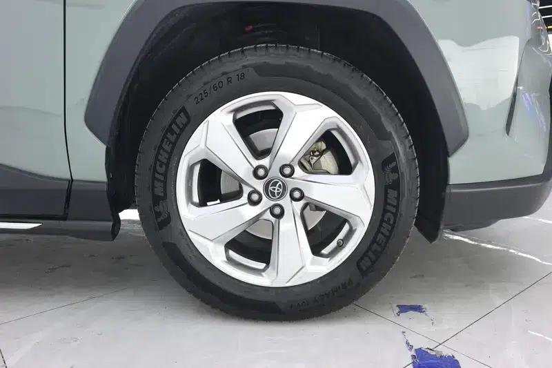 RAV4 2020 2.0L CVT 2WD Fashion Edition — миниатюра 4