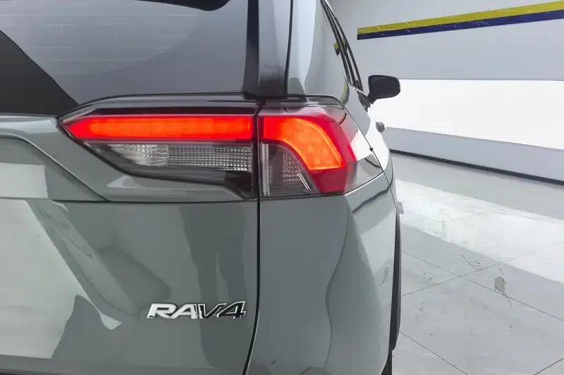 RAV4 2020 2.0L CVT 2WD Fashion Edition — миниатюра 5