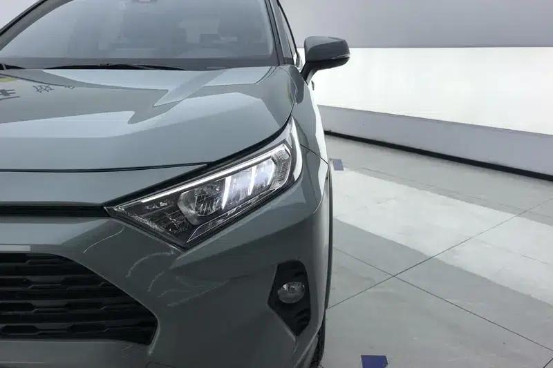 RAV4 2020 2.0L CVT 2WD Fashion Edition — миниатюра 8