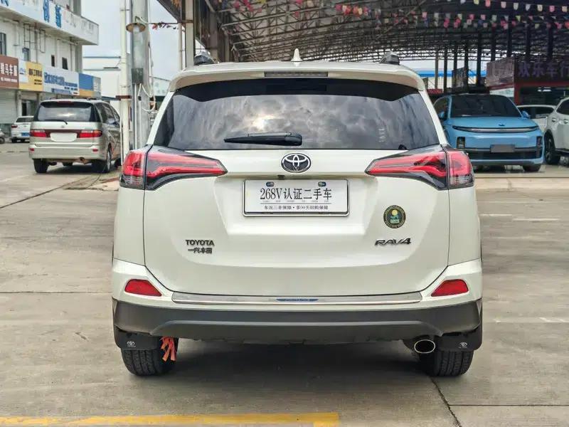 2018 RAV4 2.0L CVT 2WD Fashion X Edition — миниатюра 3