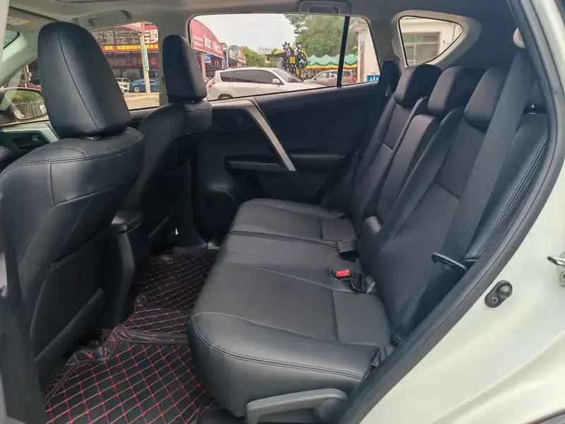 2018 RAV4 2.0L CVT 2WD Fashion X Edition — миниатюра 9
