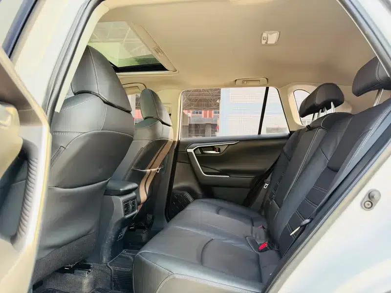 2022 RAV4 2.0L CVT 4WD Fashion Plus Edition — миниатюра 18