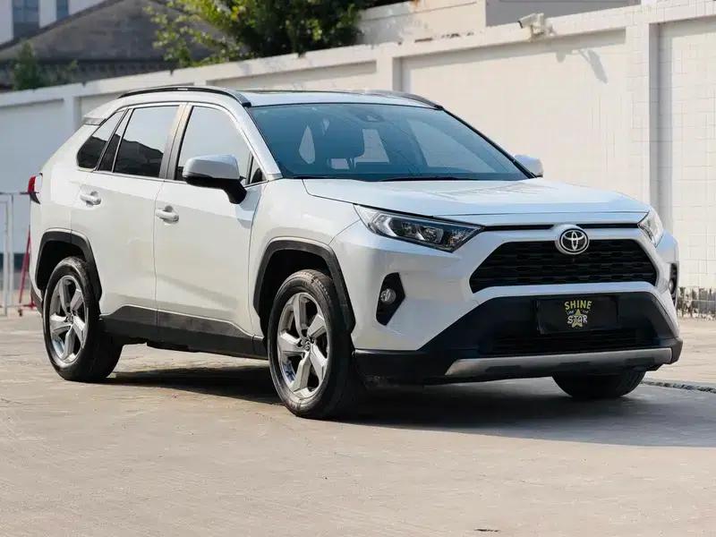 2022 RAV4 2.0L CVT 4WD Fashion Plus Edition — миниатюра 3