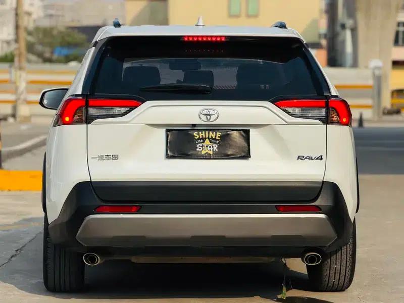 2022 RAV4 2.0L CVT 4WD Fashion Plus Edition — миниатюра 4