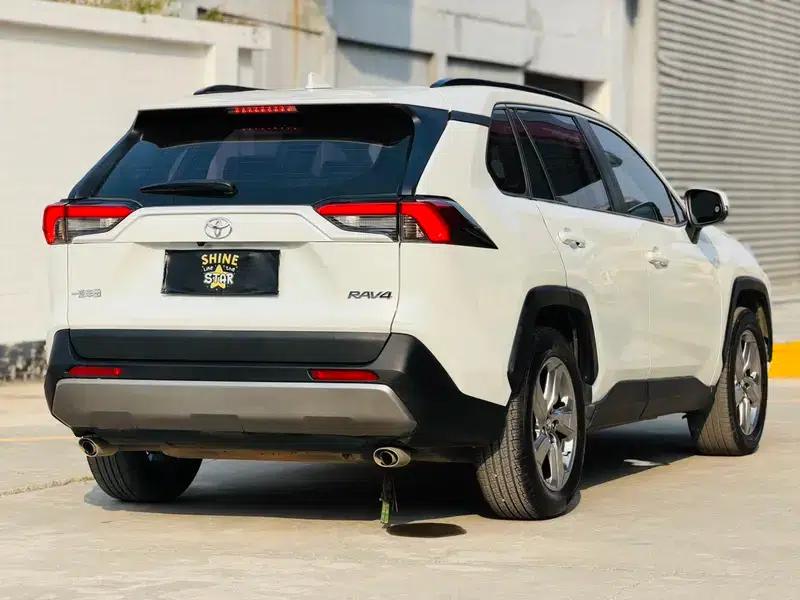 2022 RAV4 2.0L CVT 4WD Fashion Plus Edition — миниатюра 5