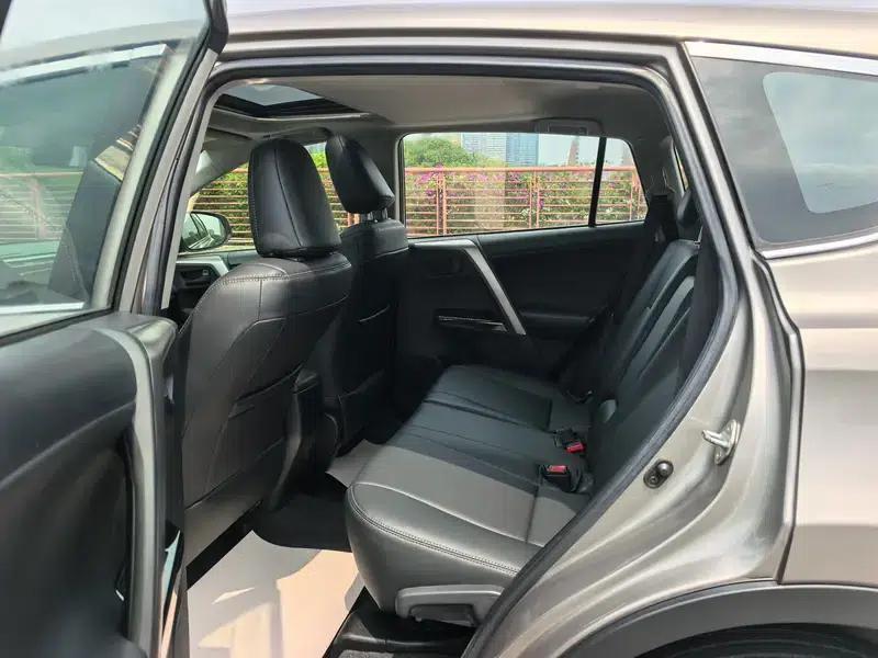2015 RAV4 2.0L CVT 2WD Fashion Edition — миниатюра 19