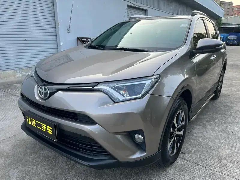 2016 RAV4 2.0L CVT 2WD Fashion Edition — миниатюра 1
