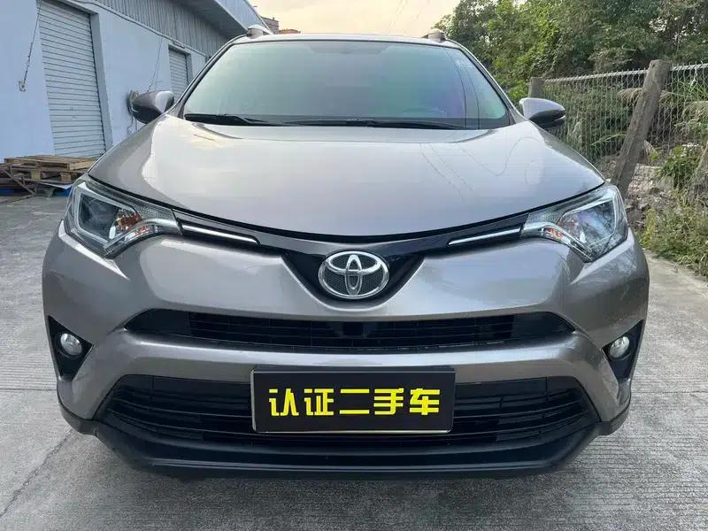 2016 RAV4 2.0L CVT 2WD Fashion Edition — миниатюра 2