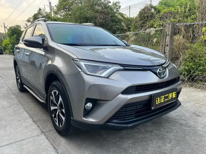 2016 RAV4 2.0L CVT 2WD Fashion Edition — миниатюра 3