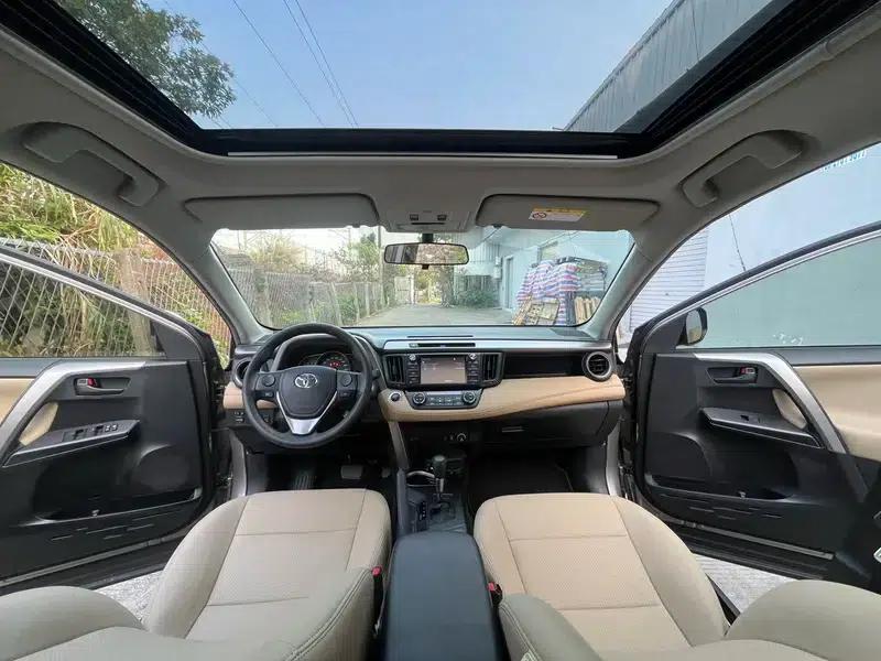 2016 RAV4 2.0L CVT 2WD Fashion Edition — миниатюра 8