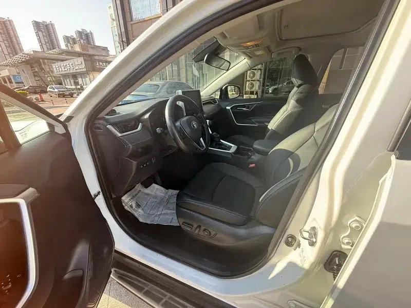 RAV4 2020 2.0L CVT 2WD Fashion Edition — миниатюра 9