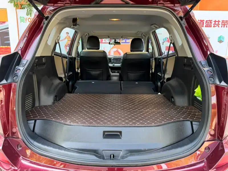 2018 RAV4 2.0L CVT 2WD Fashion X Edition — миниатюра 16