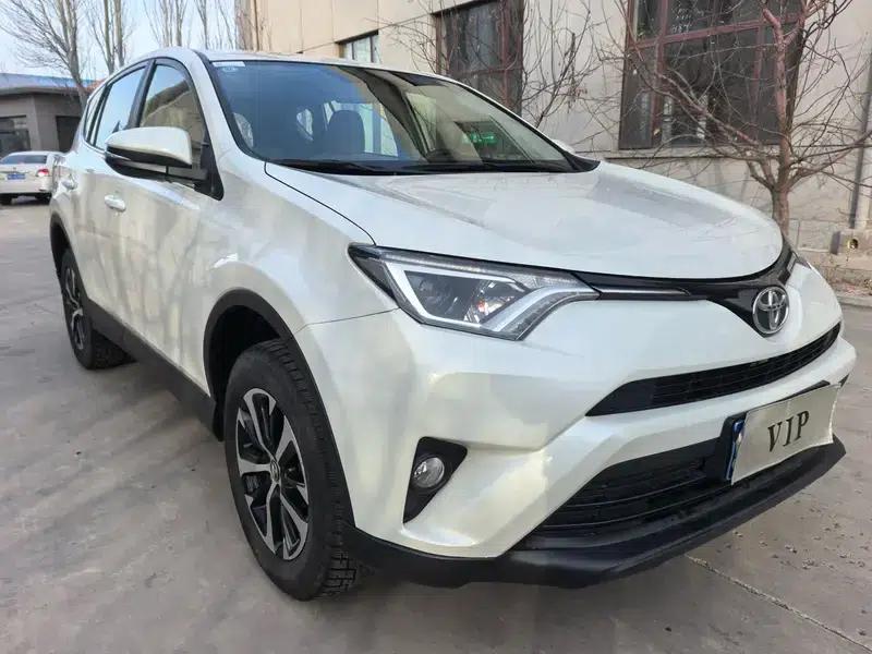 2018 RAV4 2.0L CVT 2WD Fashion X Edition — миниатюра 3