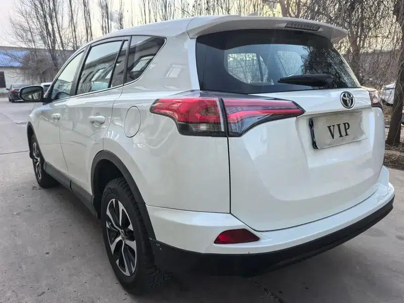 2018 RAV4 2.0L CVT 2WD Fashion X Edition — миниатюра 4