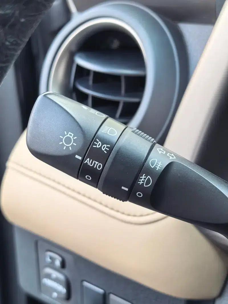 2015 RAV4 2.5L Automatic 4WD Luxury Edition — миниатюра 24