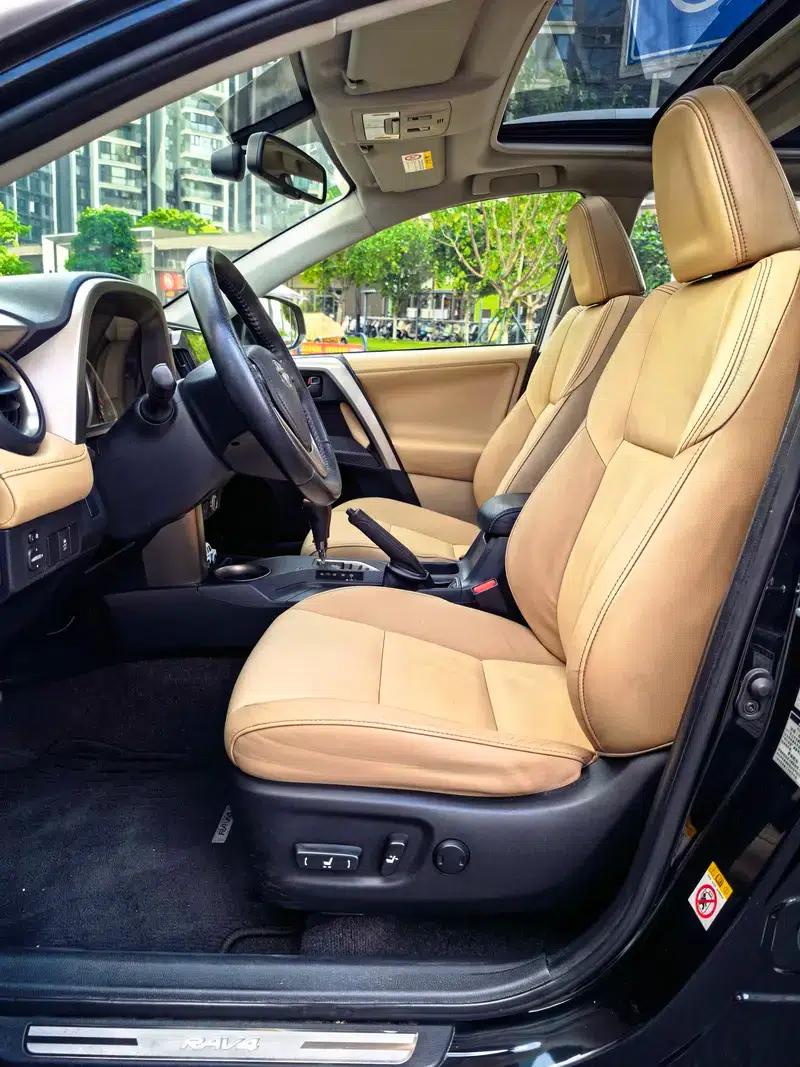 2015 RAV4 2.5L Automatic 4WD Luxury Edition — миниатюра 26