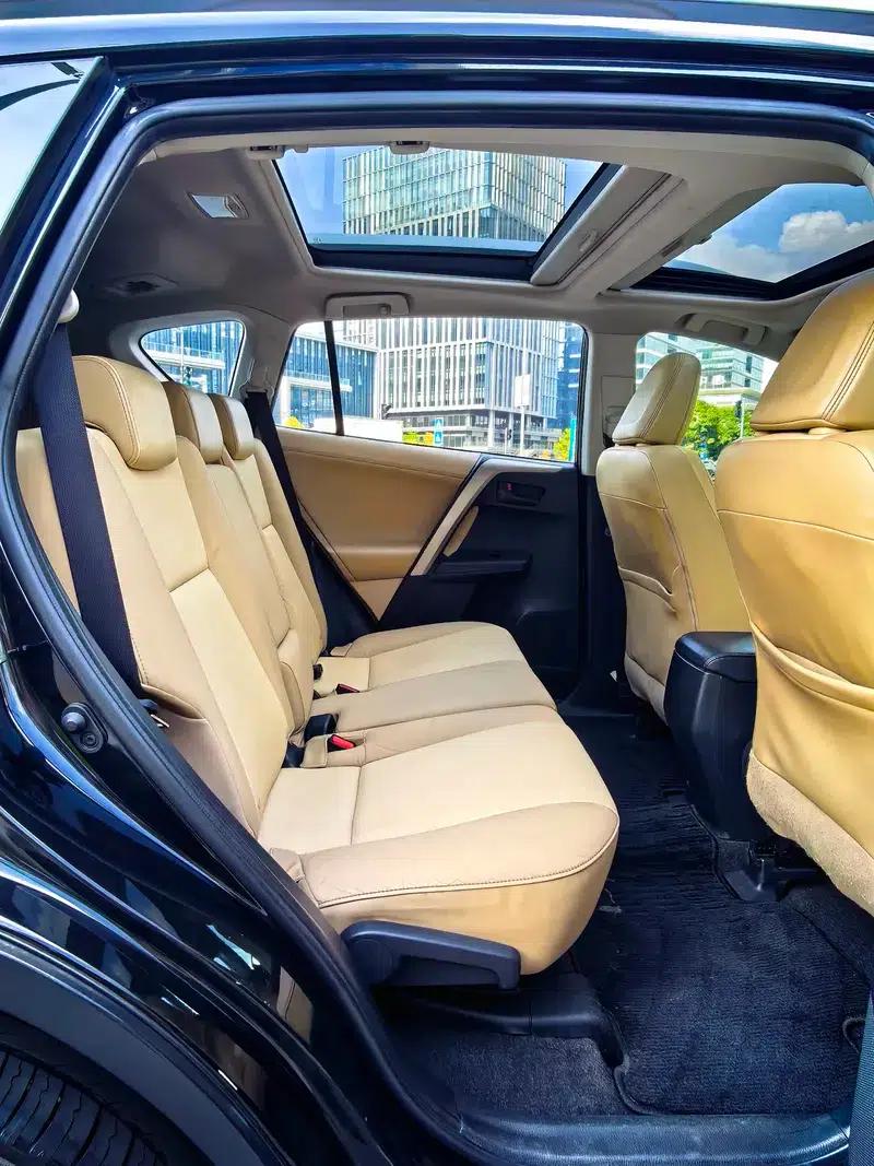 2015 RAV4 2.5L Automatic 4WD Luxury Edition — миниатюра 8