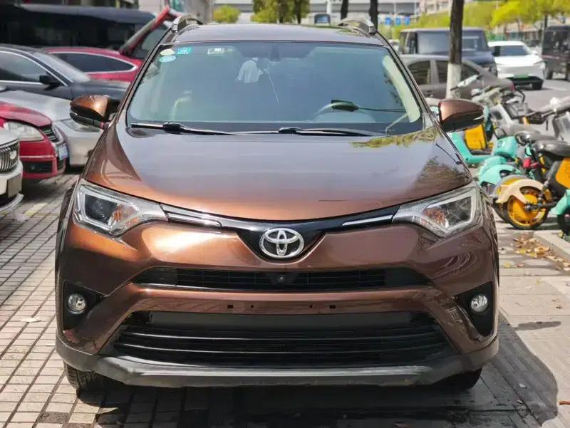 2016 RAV4 2.0L CVT 2WD Fashion Edition — миниатюра 2
