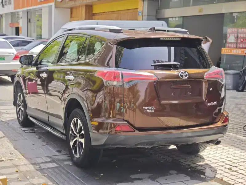 2016 RAV4 2.0L CVT 2WD Fashion Edition — миниатюра 4