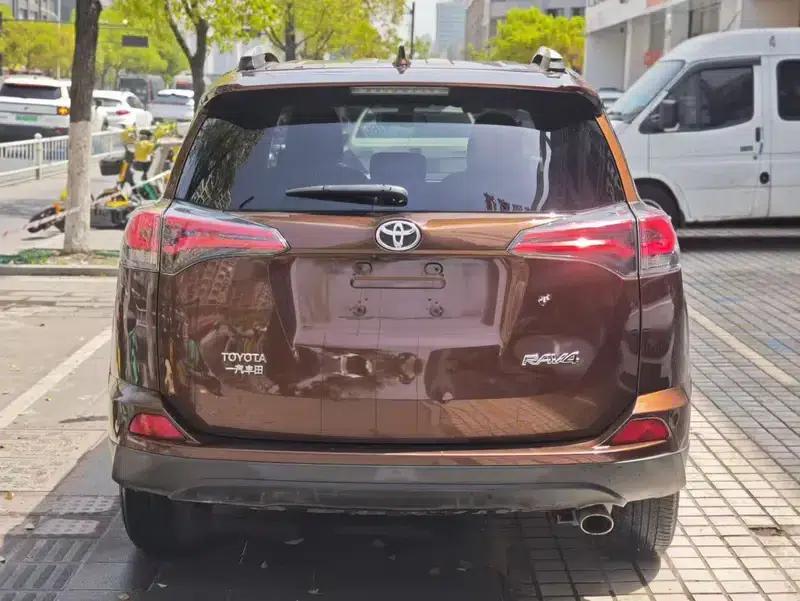 2016 RAV4 2.0L CVT 2WD Fashion Edition — миниатюра 5