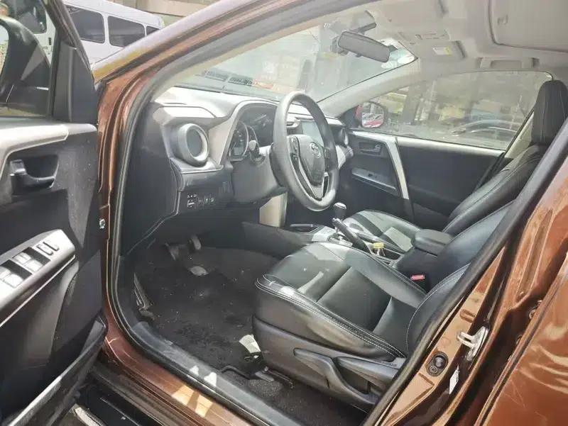 2016 RAV4 2.0L CVT 2WD Fashion Edition — миниатюра 8