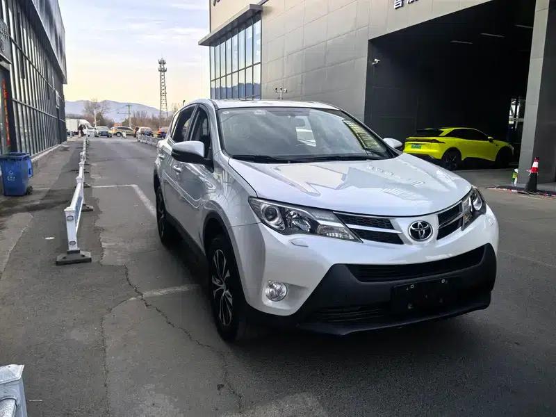 2013 RAV4 2.5L Automatic 4WD Elite Edition — миниатюра 3