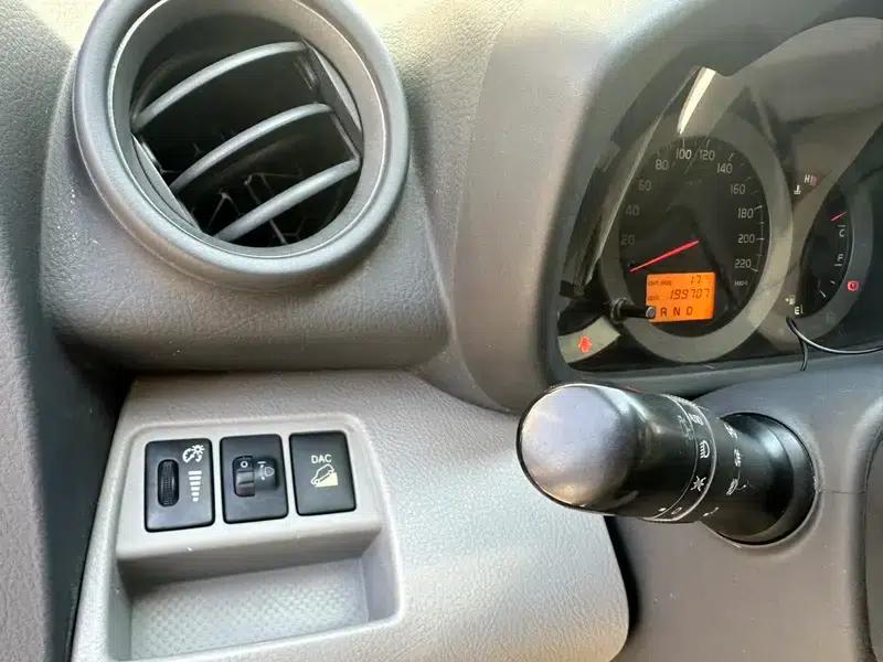 2011 RAV4 2.4L Automatic 4WD Ultimate Navigation Edition — миниатюра 11