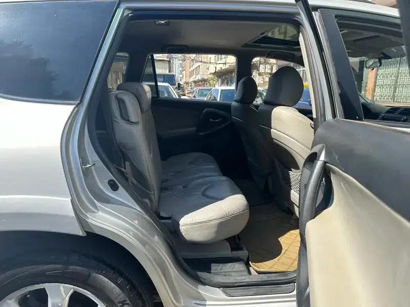 2011 RAV4 2.4L Automatic 4WD Ultimate Navigation Edition — миниатюра 16
