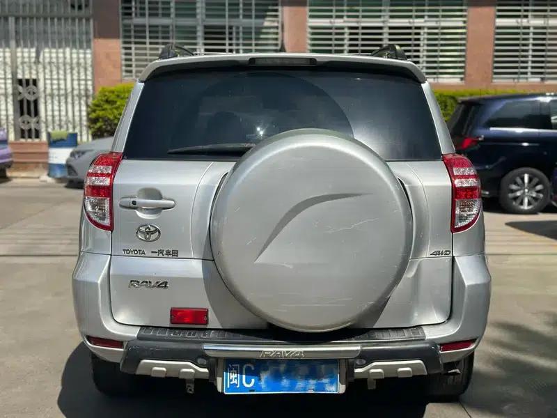 2011 RAV4 2.4L Automatic 4WD Ultimate Navigation Edition — миниатюра 4