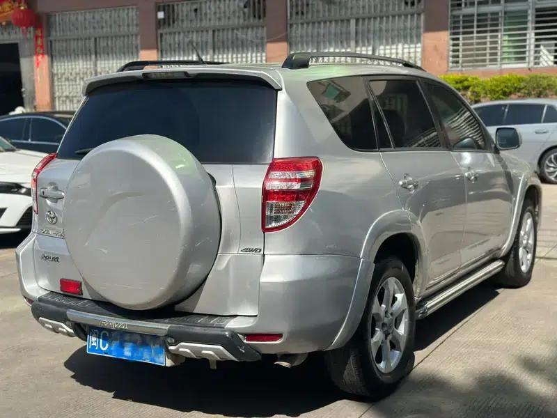 2011 RAV4 2.4L Automatic 4WD Ultimate Navigation Edition — миниатюра 5