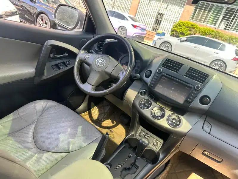 2011 RAV4 2.4L Automatic 4WD Ultimate Navigation Edition — миниатюра 7