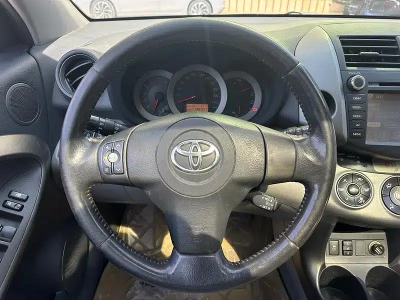 2011 RAV4 2.4L Automatic 4WD Ultimate Navigation Edition — миниатюра 9