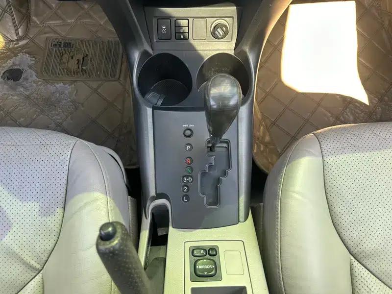 2011 RAV4 2.4L Automatic 4WD Ultimate Navigation Edition — миниатюра 10