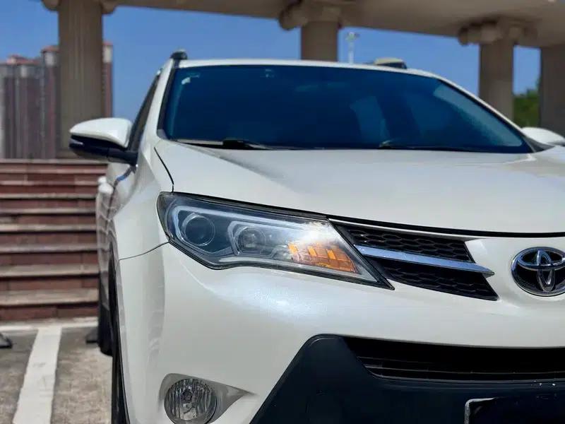 2015 RAV4 2.0L CVT 2WD Fashion Edition — миниатюра 7