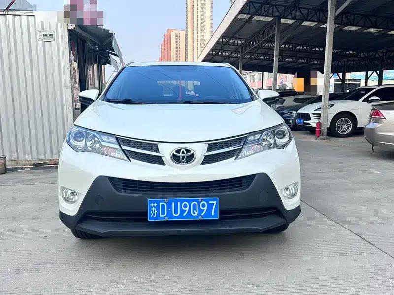2015 RAV4 2.0L CVT 2WD Fashion Edition — миниатюра 2