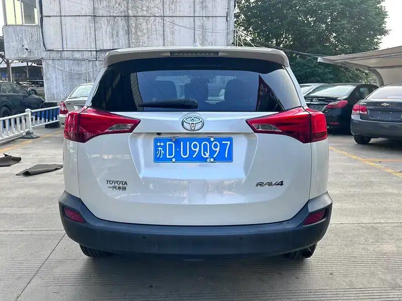 2015 RAV4 2.0L CVT 2WD Fashion Edition — миниатюра 5