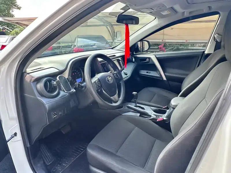 2015 RAV4 2.0L CVT 2WD Fashion Edition — миниатюра 8