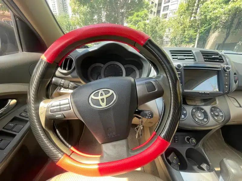 2012 RAV4 Luxury Edition 2.4L Automatic 4WD — миниатюра 8