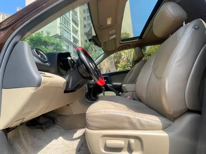 2012 RAV4 Luxury Edition 2.4L Automatic 4WD — миниатюра 9