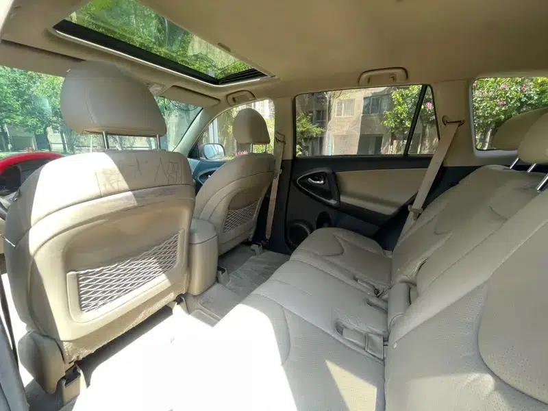 2012 RAV4 Luxury Edition 2.4L Automatic 4WD — миниатюра 10